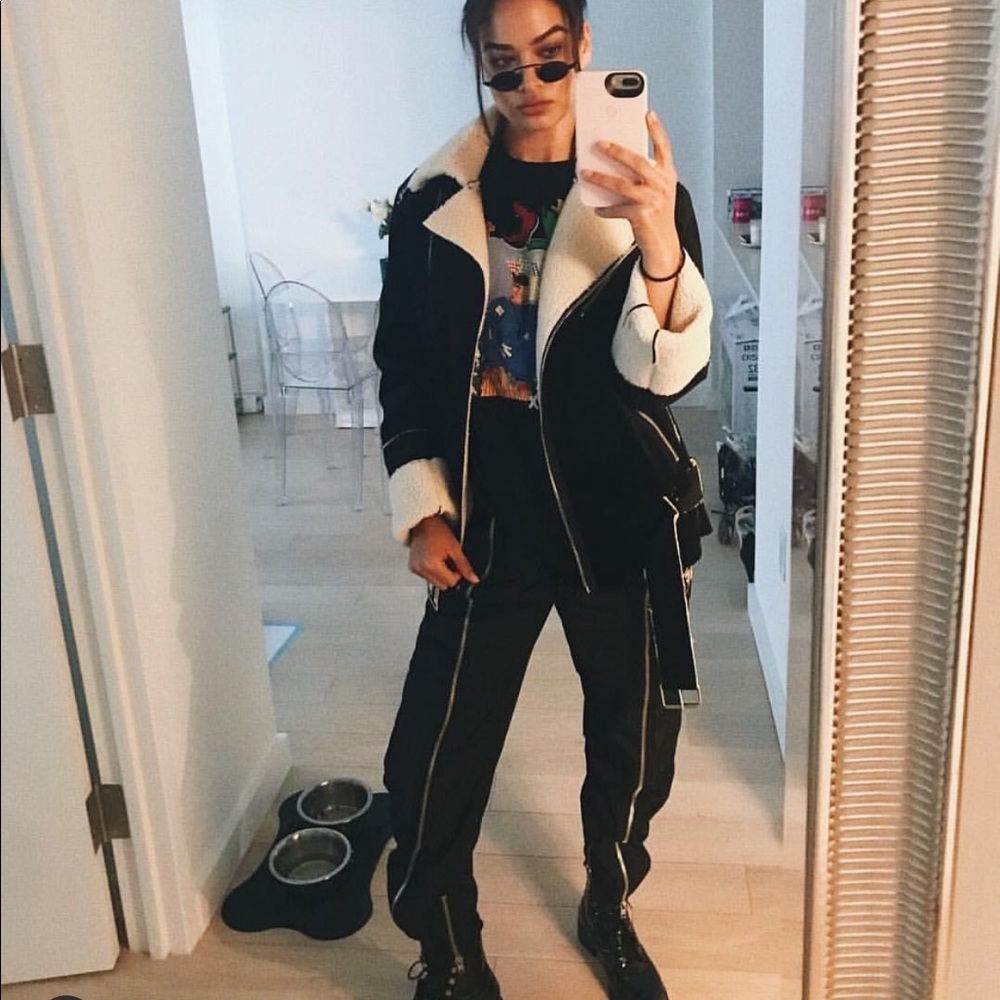 New! LF  high waist, zipper joggers. - Picture 2 of 5